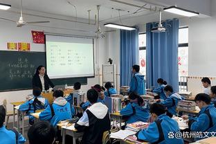 替补真核！萨里奇半场7中4&三分4中2拿下11分3板 正负值+18最高